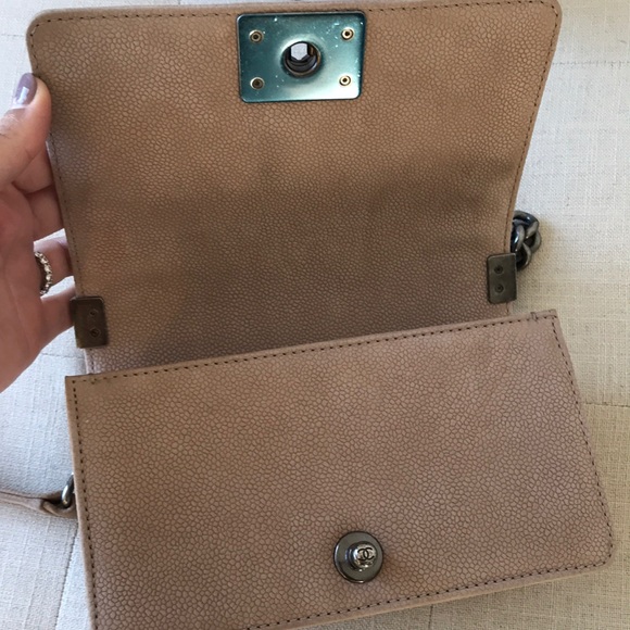 ❤️SOLD! ❤️ Authentic CHANEL Small Boy Bag - Picture 4 of 8